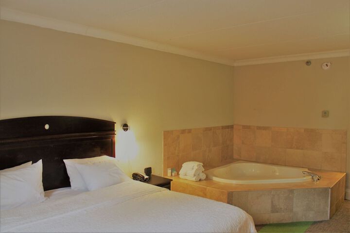 Room 10 of 35
