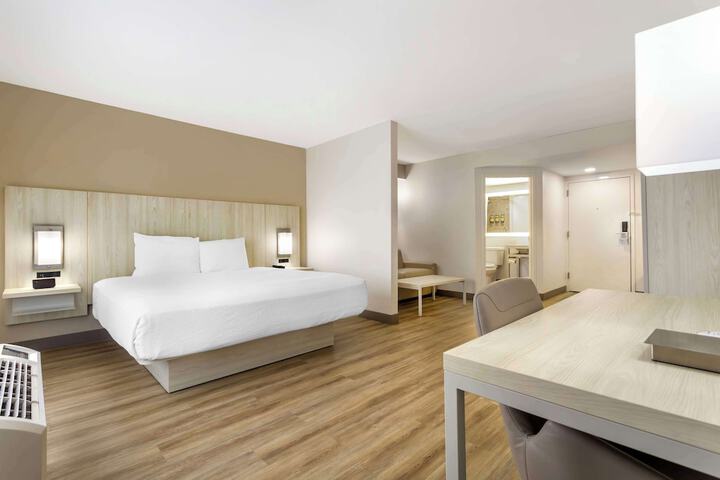 Best Western Plus Sugar Land / Stafford