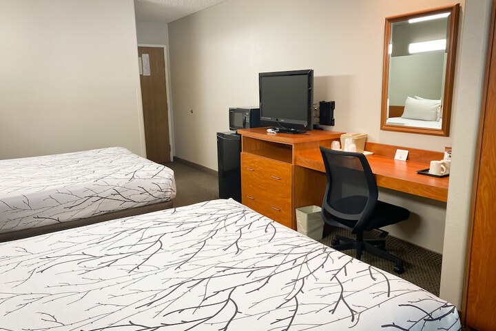 Monument Inn & Suites