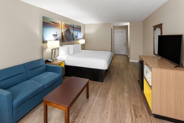 Days Inn by Wyndham Mountain Home