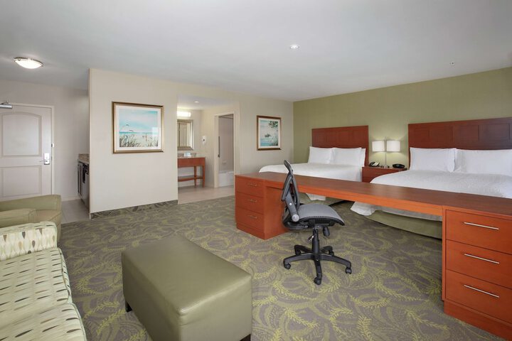 Room 16 of 80