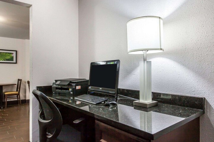 Business Center 45 of 45