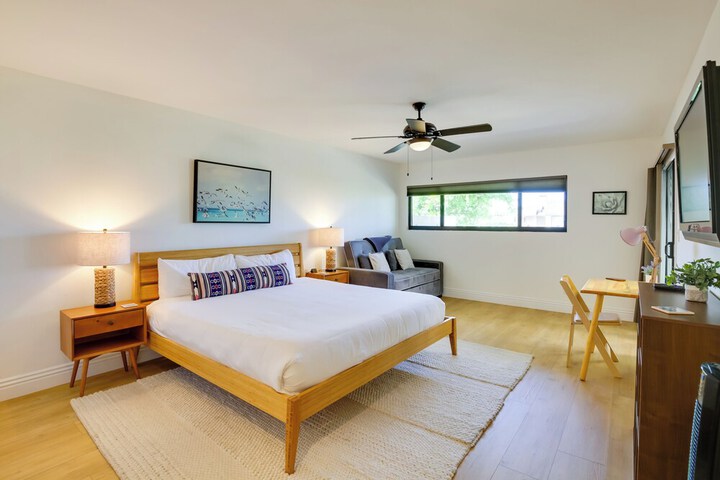 Solana Beach Condo w / Community Pool Beach Access