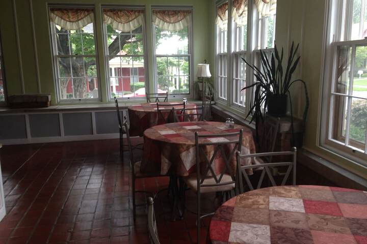Walton Manor Inn Bed & Breakfast