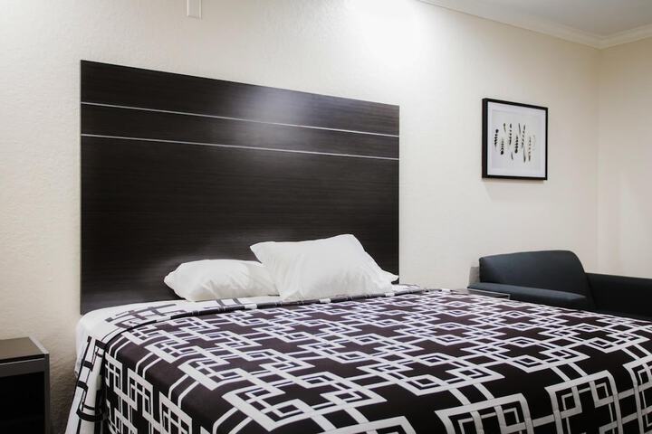 Room 16 of 53