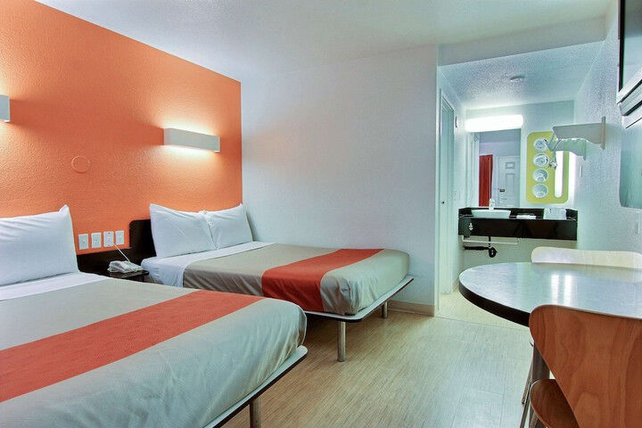 Room 27 of 41