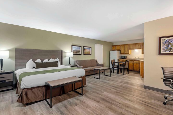 Room 13 of 25