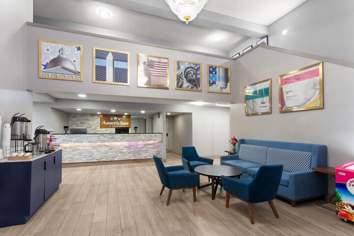 AmericInn by Wyndham Reedsburg