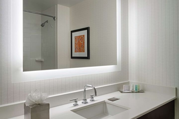 DoubleTree by Hilton Hotel Bristol Connecticut