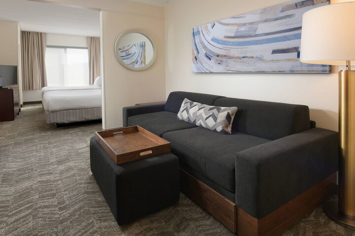 Room 13 of 25