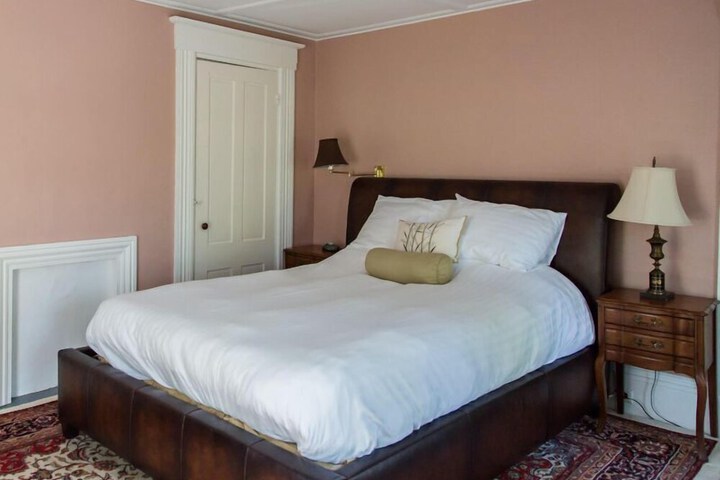 Old parsonage B & B