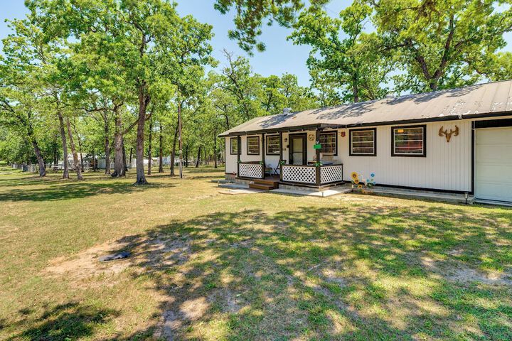 Somerville Lake House - Walk to Water!