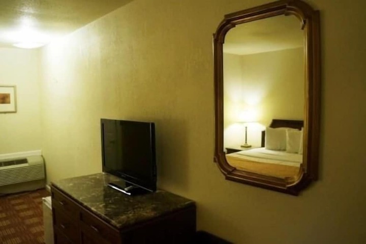 Room 21 of 33