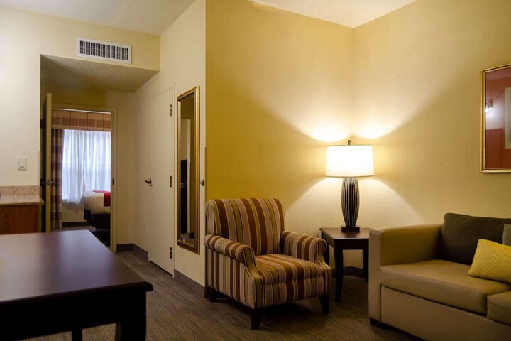 Room 21 of 36
