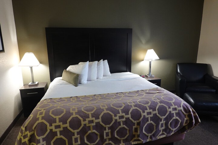 Room 12 of 22