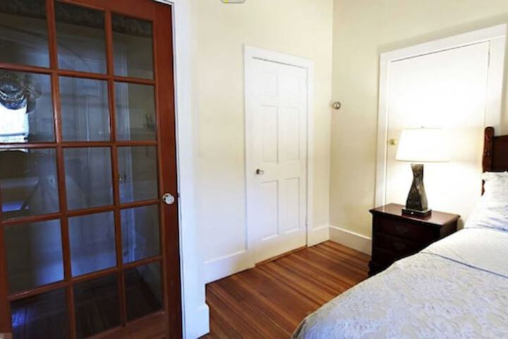 Room 16 of 36