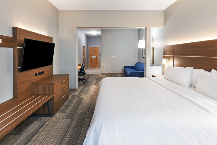 Room 34 of 75