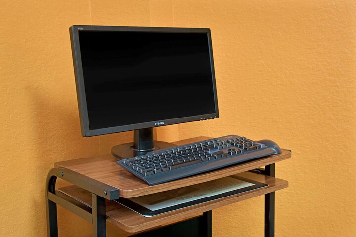 Business Center 36 of 36