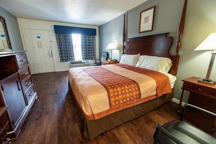 Room 10 of 40