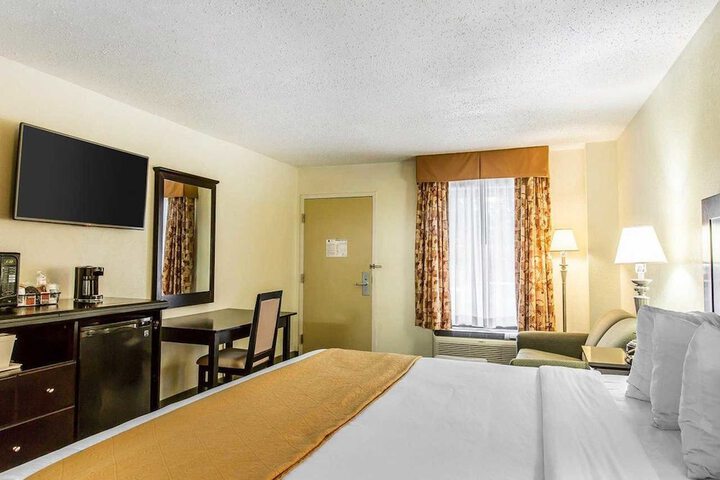 Quality Inn & Suites Conference Center Statesboro Historic District