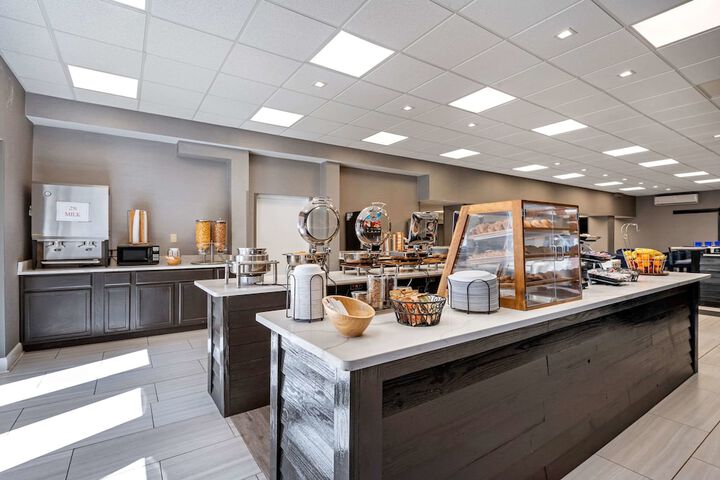 Breakfast/Coffee Service 121 of 131