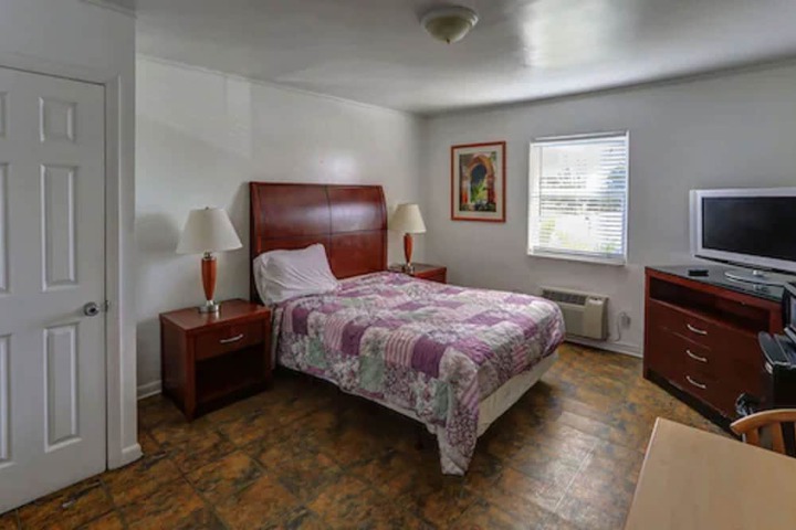 Room 34 of 72