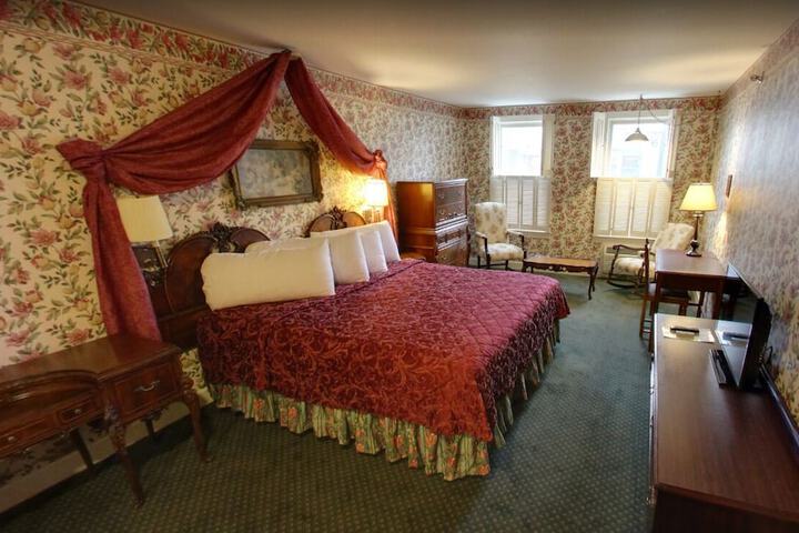 Room 12 of 26