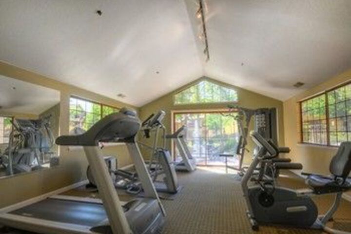 Global Luxury Suites Near Canyon Lakes