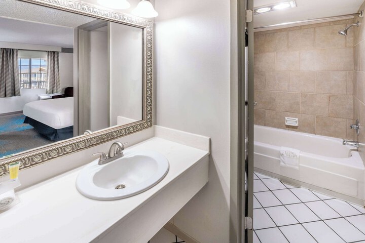 Days Inn by Wyndham Delta CO