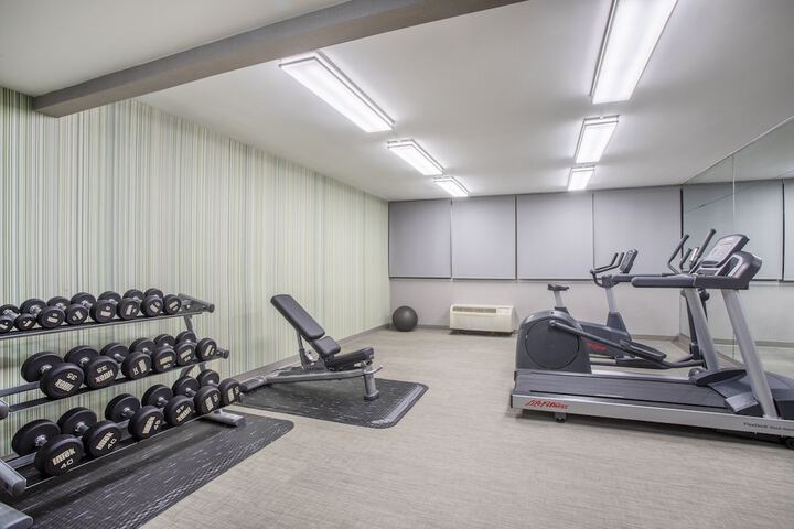 Holiday Inn & Suites Parsippany Fairfield by IHG