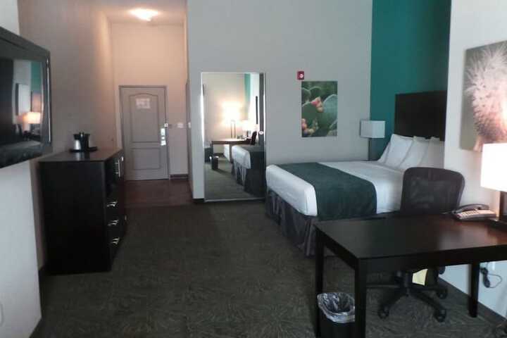Room 32 of 53