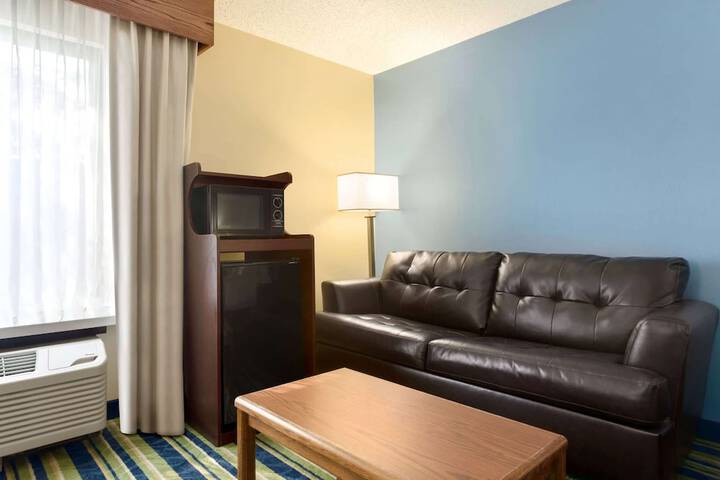 Room 17 of 25
