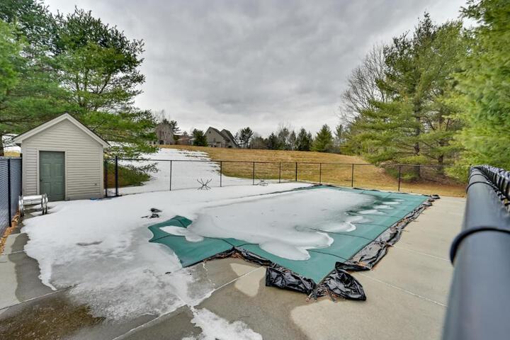 Bright Condo w / Community Perks: Near Ski Quechee!
