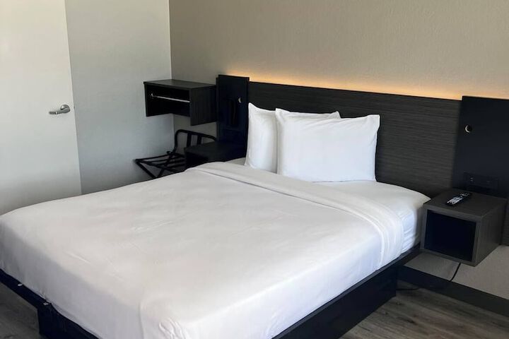 Room 15 of 35