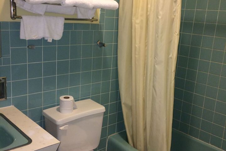 Room 11 of 46