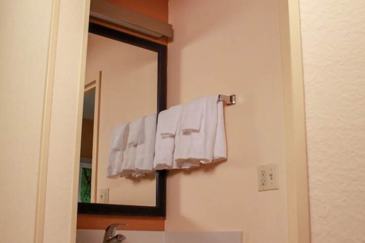 Room 14 of 33