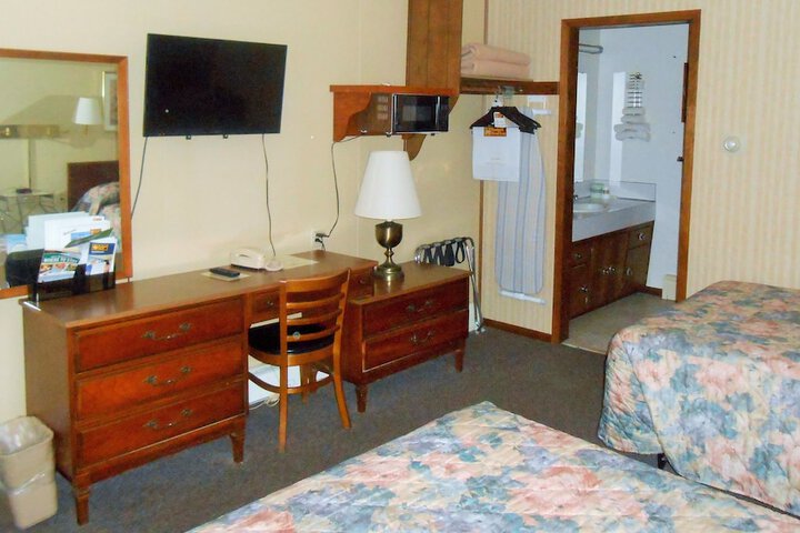 Room 8 of 16