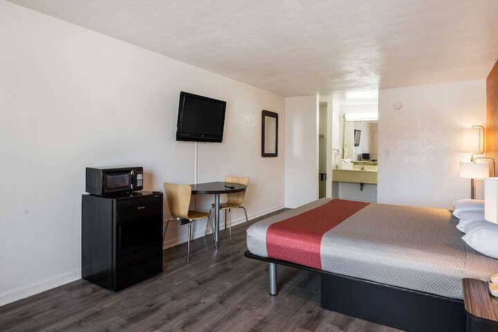 Motel 6 Portsmouth VA
