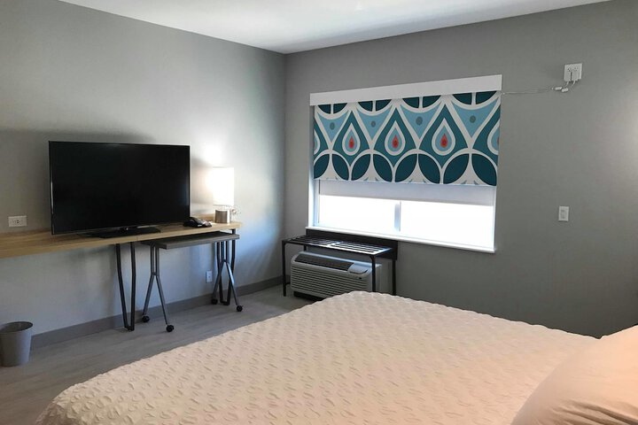 Room 34 of 65