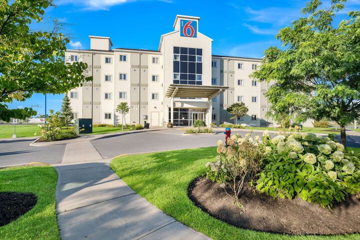 Hotel 8 of 75