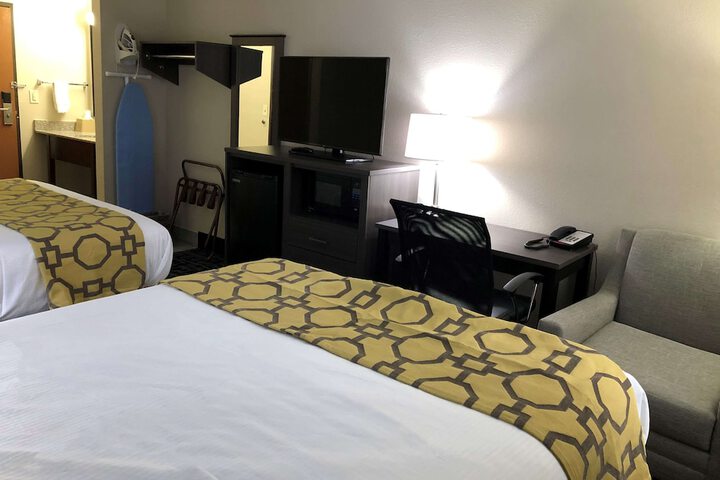 Room 25 of 37