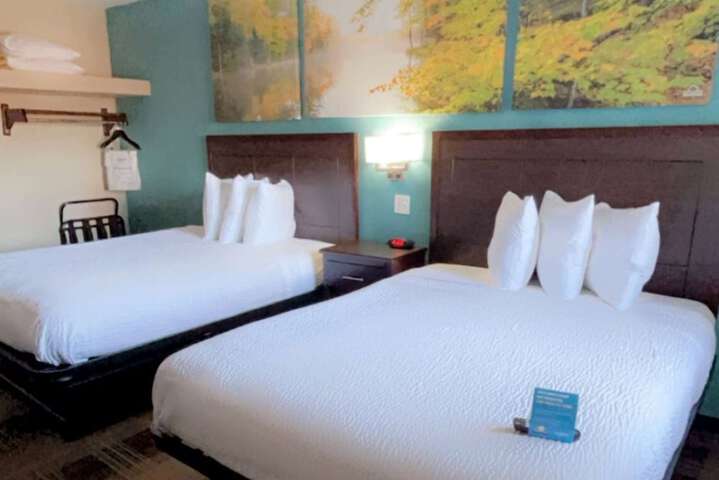 Days Inn & Suites by Wyndham Springfield on I-44