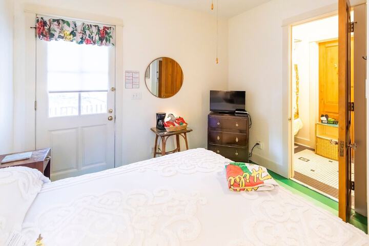 Room 98 of 169