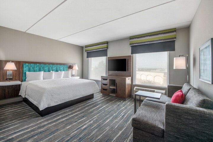 Room 17 of 34