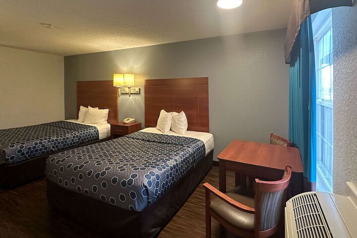 Room 13 of 21