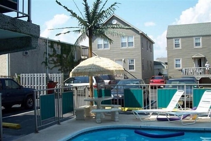 Pool 4 of 44