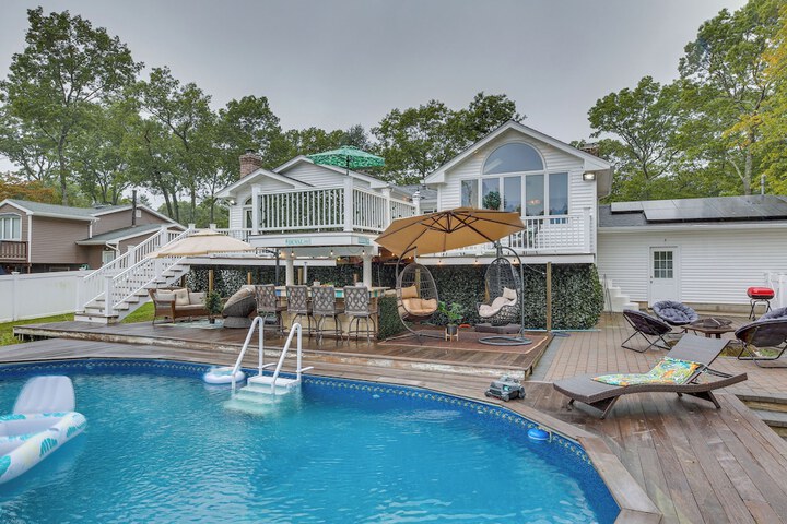dreams of Paradise Luxury Home w / Pool!