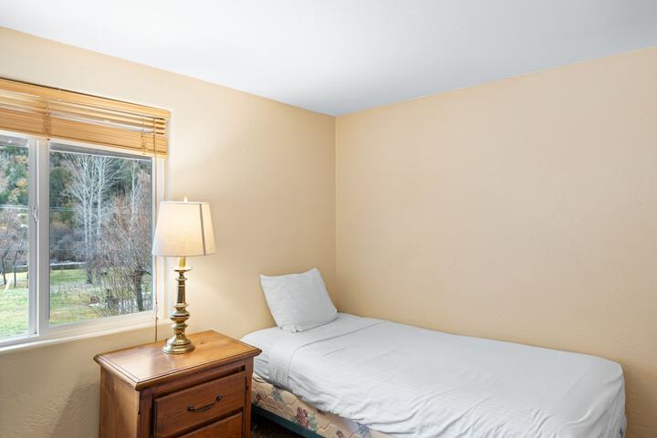 Room 75 of 118