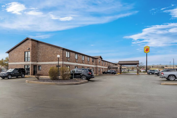Super 8 by Wyndham Farmington