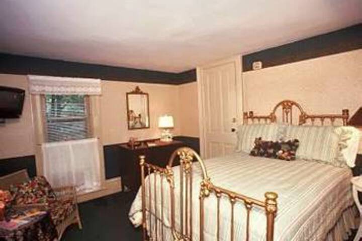 White Swan Inn Bed & Breakfast